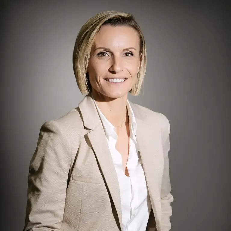 Anais-Jover-Gestionnaire-administrative-Courtiere-toutes-assurances-Assureos